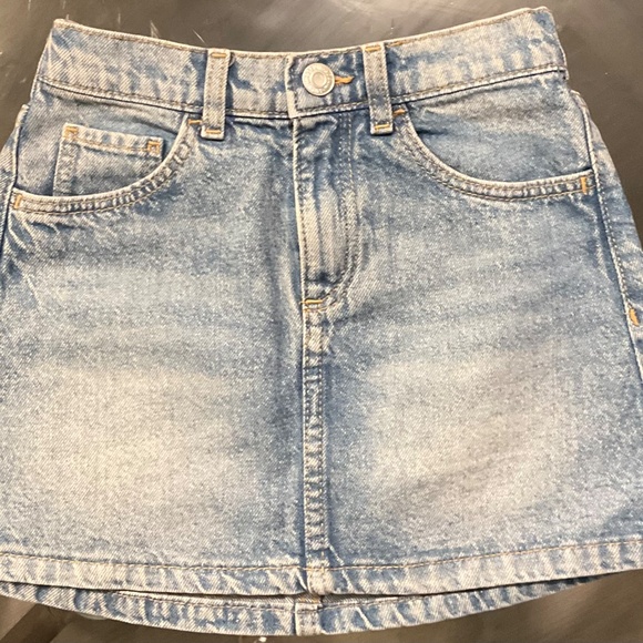 H&M Blue Denim Kids Skirt Size US 6 - Picture 1 of 4